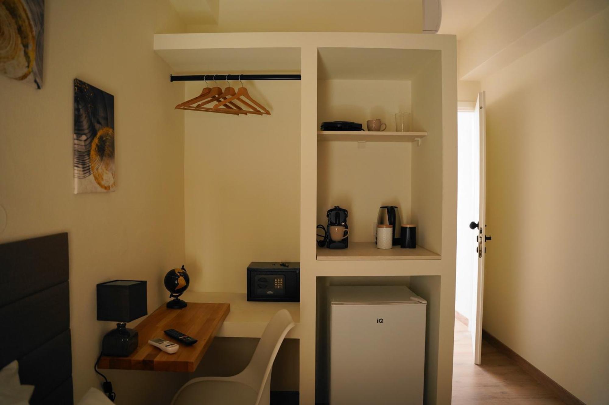 Aegean Gold Syros Suites Ermoupoli Ngoại thất bức ảnh